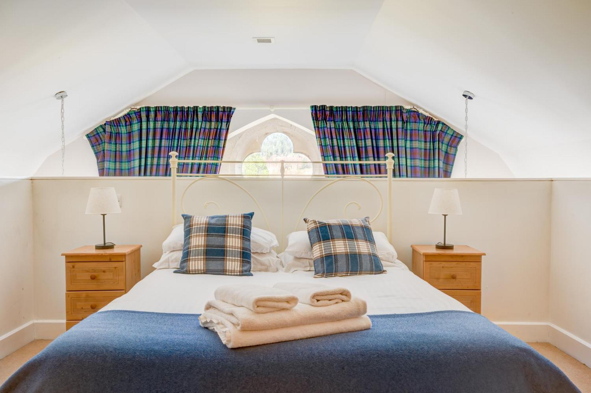 The Caledonian 3 Bedroom Self Catering Apartment In Historic Abbey Форт Аугустус Экстерьер фото