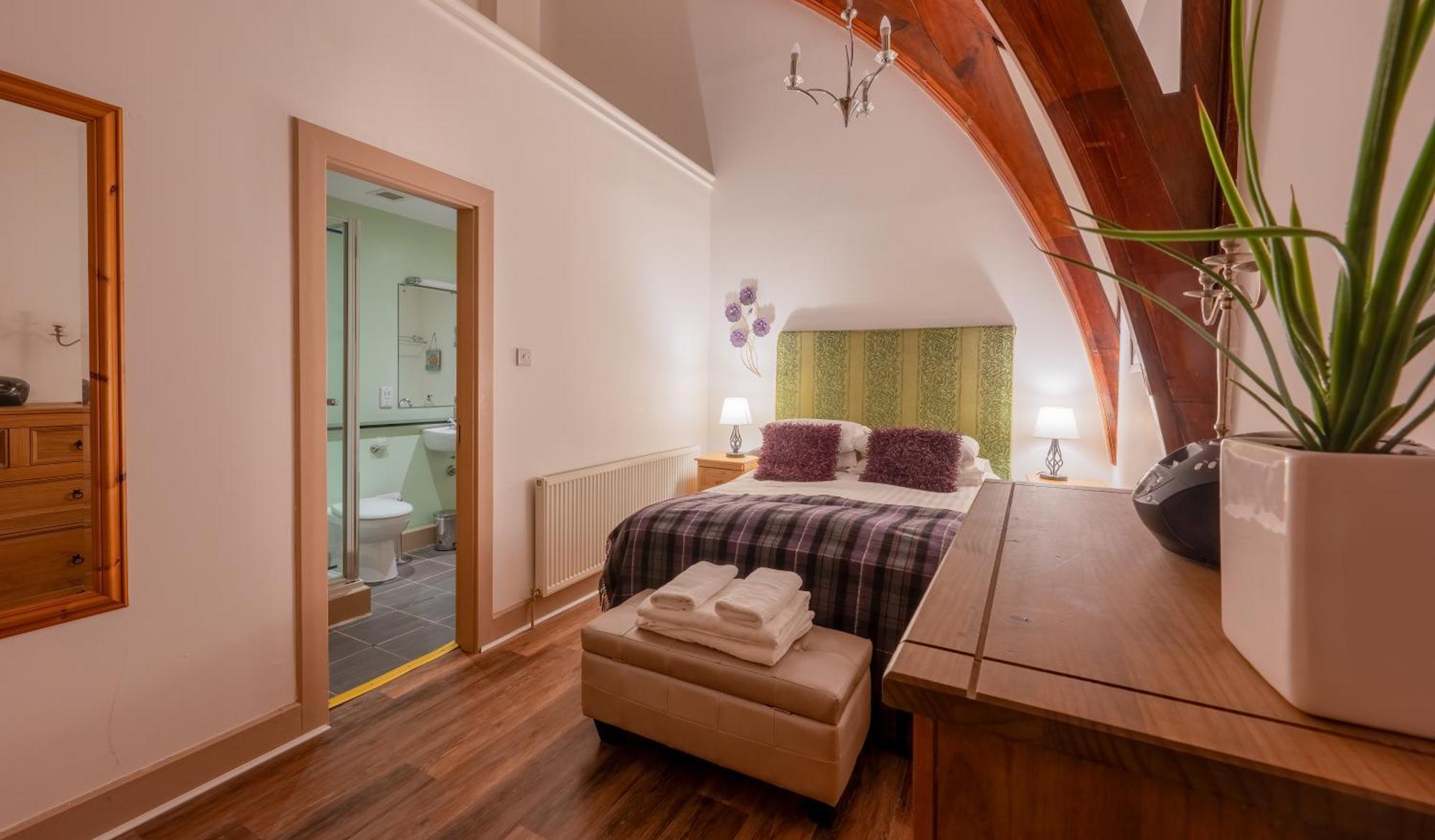 The Caledonian 3 Bedroom Self Catering Apartment In Historic Abbey Форт Аугустус Экстерьер фото